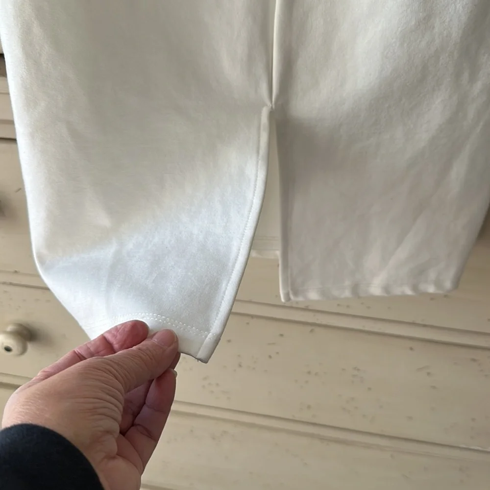 🌸🩵GORGEOUS!!! WHITE~ OFF OR ON THE SHOULDERS…LULUS DRESS SIZE MEDIUM - Picture 10 of 14